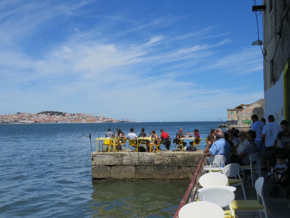 Tejo House River Lisbon Almada Exterior photo