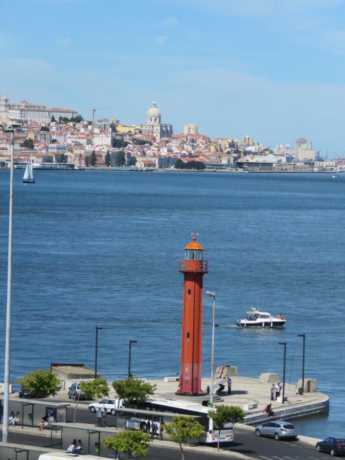 Tejo House River Lisbon Almada Exterior photo